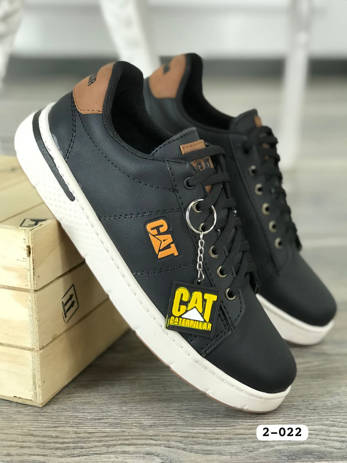 👞Calzado deportivo casual. ergonómicos, modernos. confortable suela expanso liviana. Cosidos para garantizar durabilidad. Llavero incluido.